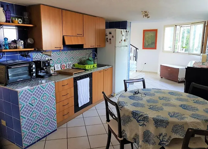 Al Mare Sulla Scogliera *